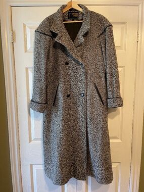 Vintage Women’s Coat From the 70s/80s